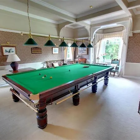 Scalby Sleeps 8 Wifi Holiday home *