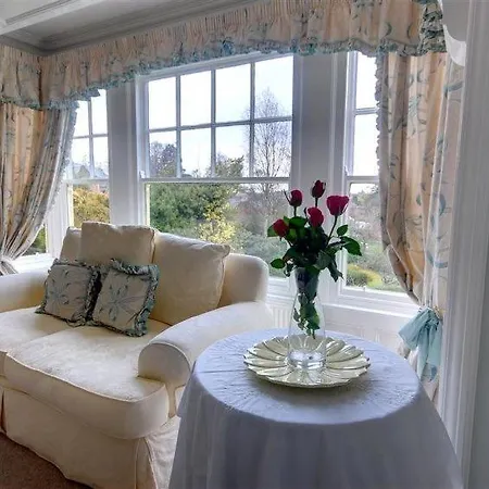 Scalby Sleeps 8 Wifi Holiday home