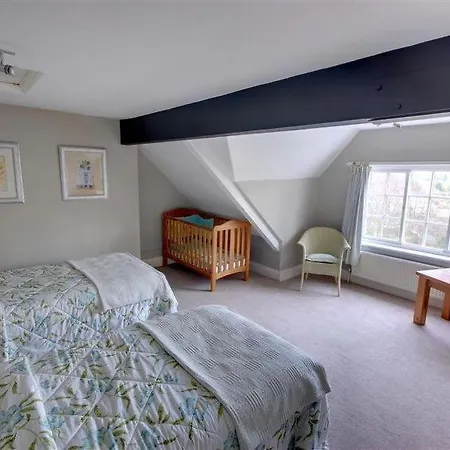 Scalby Sleeps 8 Wifi Holiday home